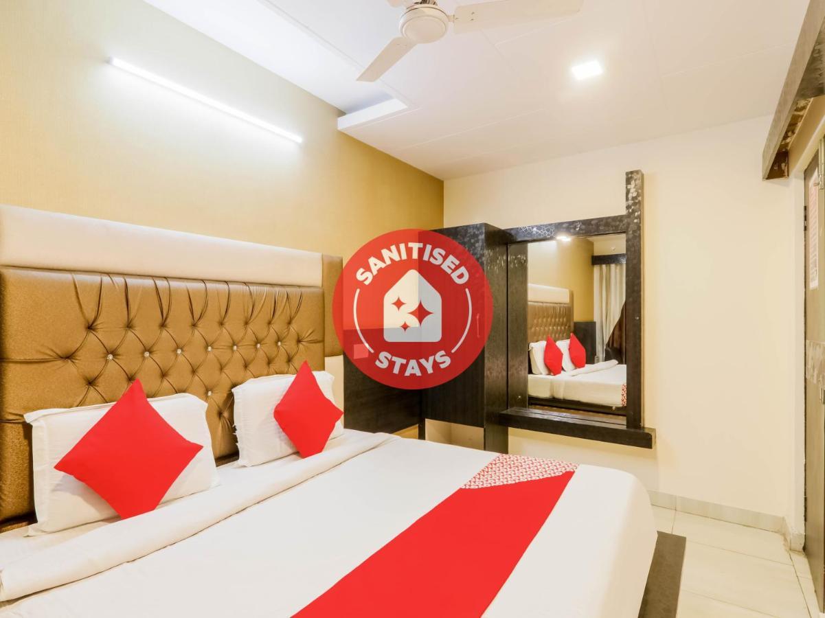 Oyo 79765 Hotel Samrat לקנאו מראה חיצוני תמונה