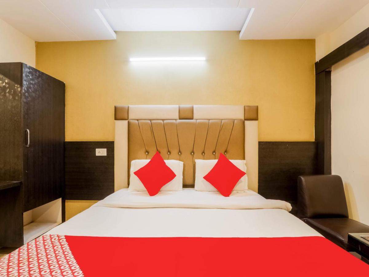 Oyo 79765 Hotel Samrat לקנאו מראה חיצוני תמונה