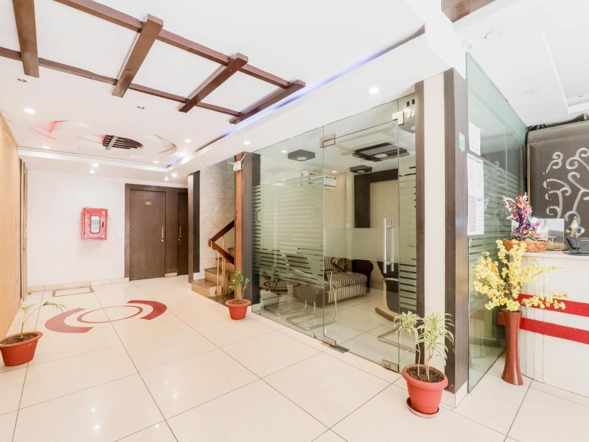 Oyo 79765 Hotel Samrat לקנאו מראה חיצוני תמונה