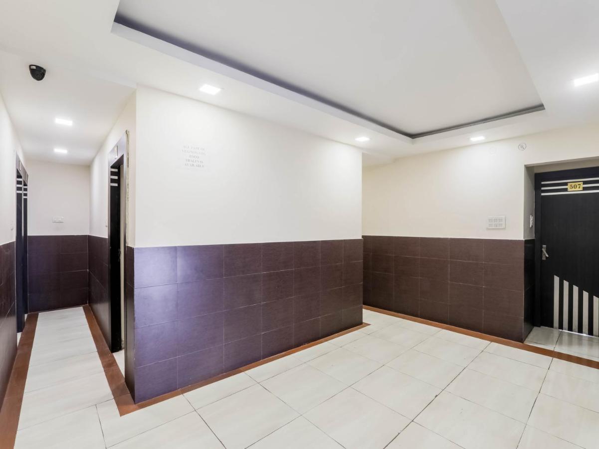 Oyo 79765 Hotel Samrat לקנאו מראה חיצוני תמונה