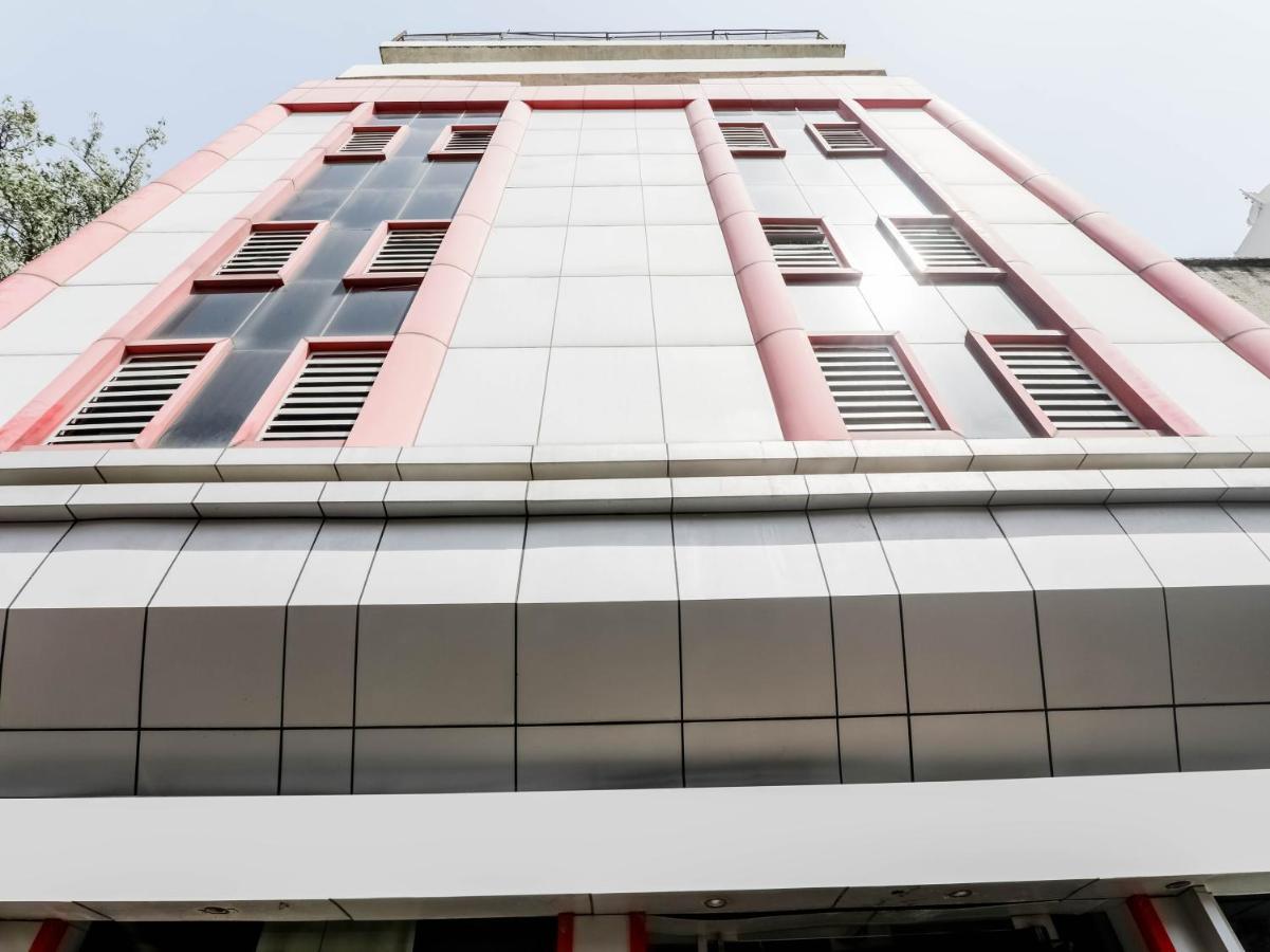 Oyo 79765 Hotel Samrat לקנאו מראה חיצוני תמונה